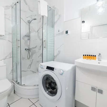 Grunwald Spacious By Bookinghost פוזנן